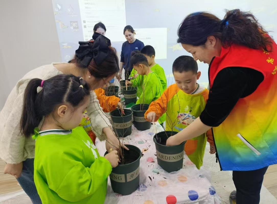 1741761077366216.jpg 三合林社区3.jpg