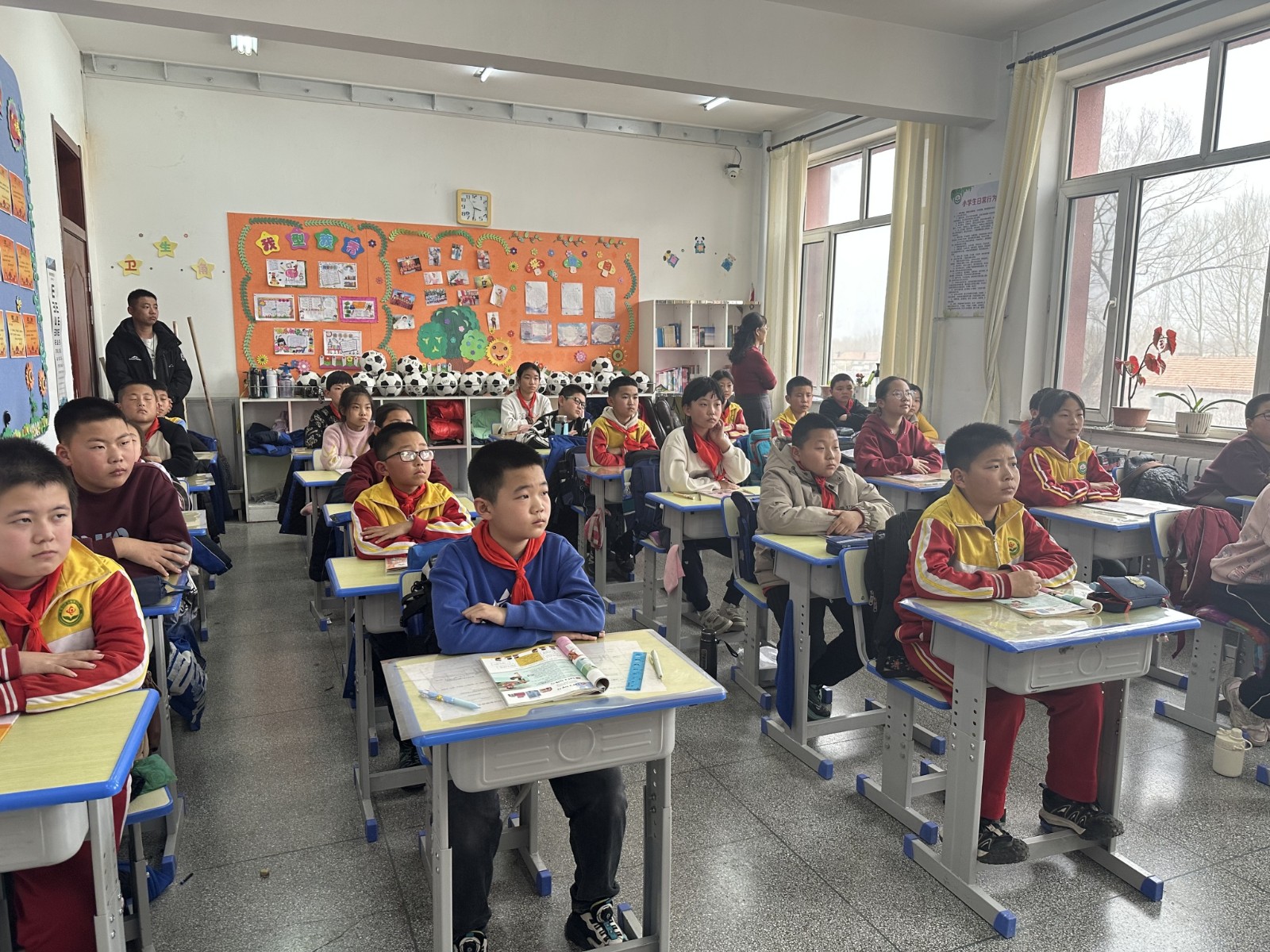 1741832430139860.jpg 元宝山区平庄镇、马蹄营子小学联合开展法制教育课照片3_副本.jpg