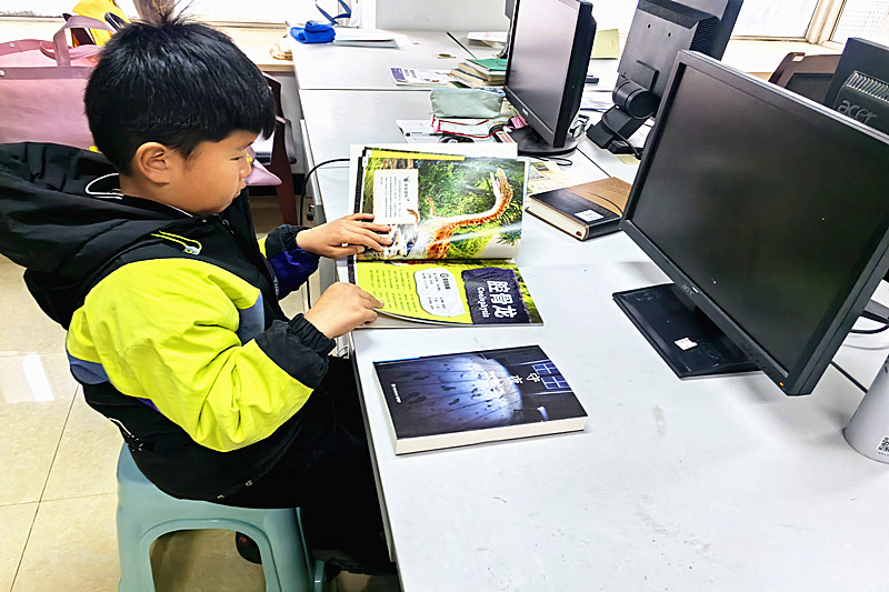 江苏省南京市栖霞区祥和雅苑社区关工委开展“点亮童年，书韵启智”全民阅读活动(2).jpg