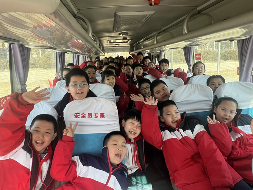 1742474439481995.jpg 元宝山区平矿二小关工委开展探秘牛奶研学活动照片6_副本.jpg