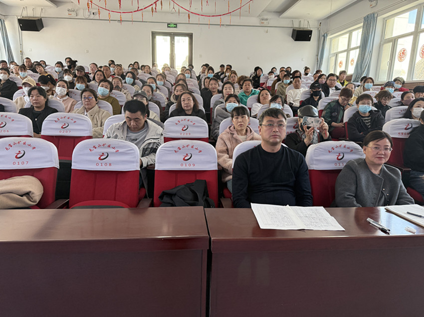 1742547816890007.jpg 元宝山区元矿小学关工委家长培训活动照片1_副本.jpg