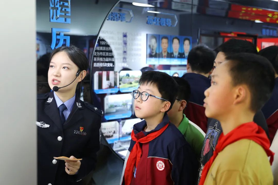 1742881279692792.jpg 警营2.jpg
