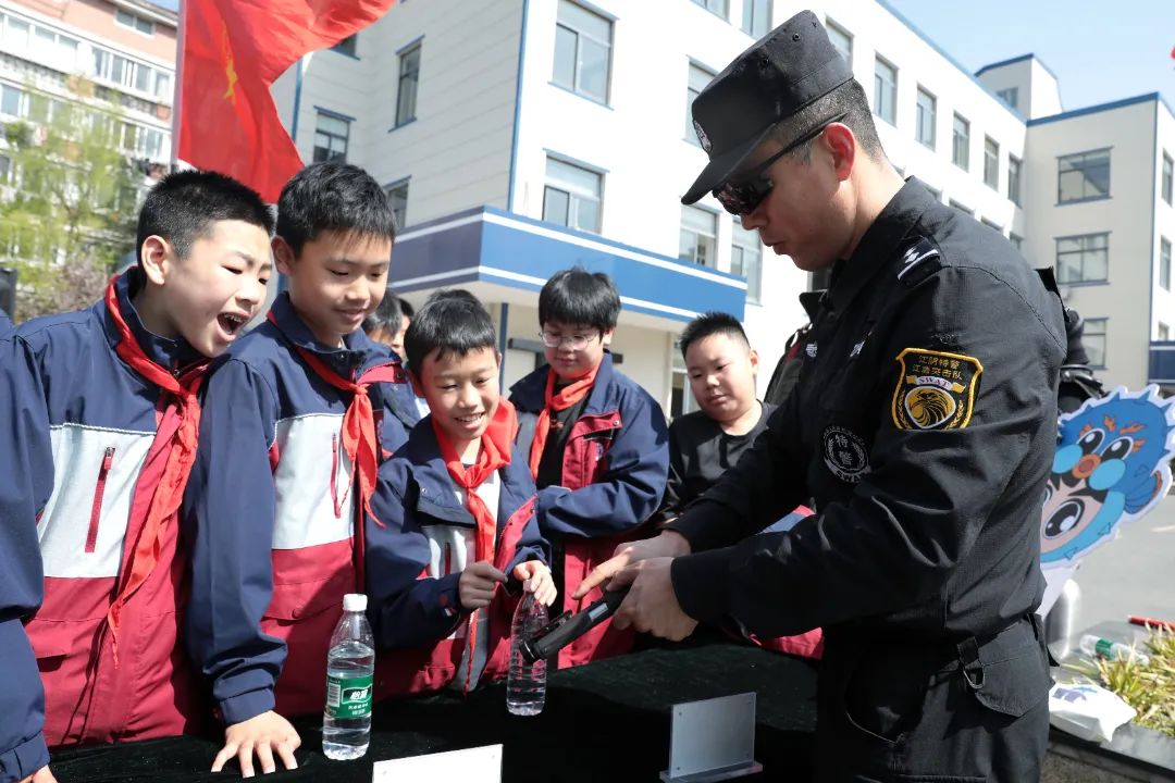 1742881306736979.jpg 警营3.jpg