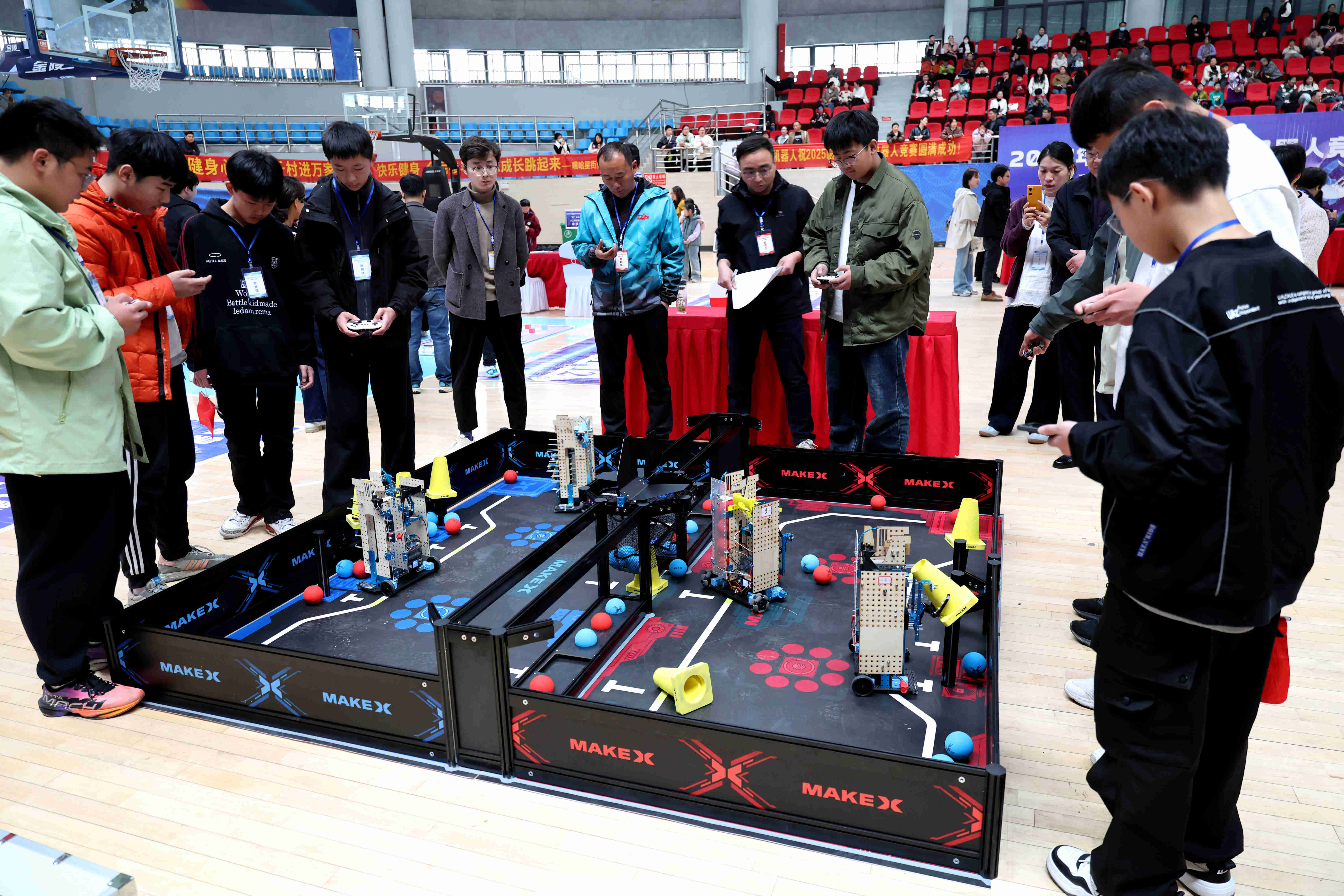 1742912744851539.jpg 4、来自全县33所学校87支代表队的132名中小学生队员,参加了电教系列、科协系列两大类别7大项15个项目的比赛。A92A2967.JPG