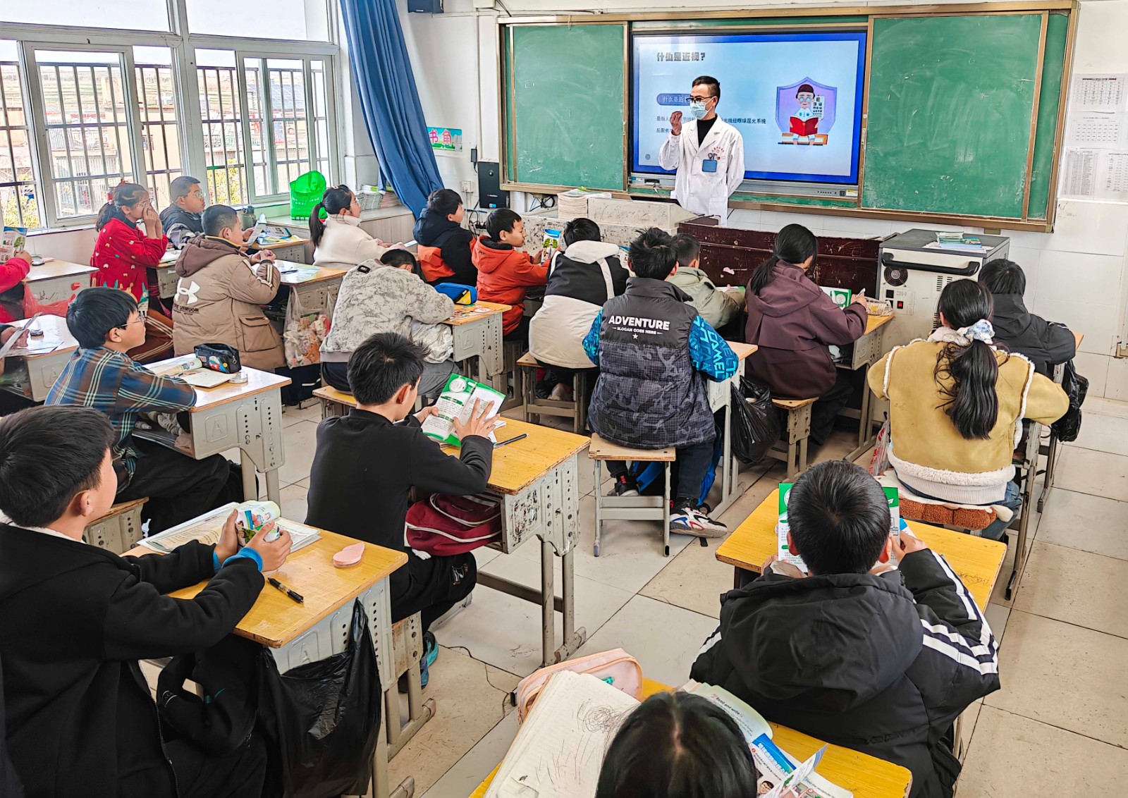 郑医生讲解图片.jpg