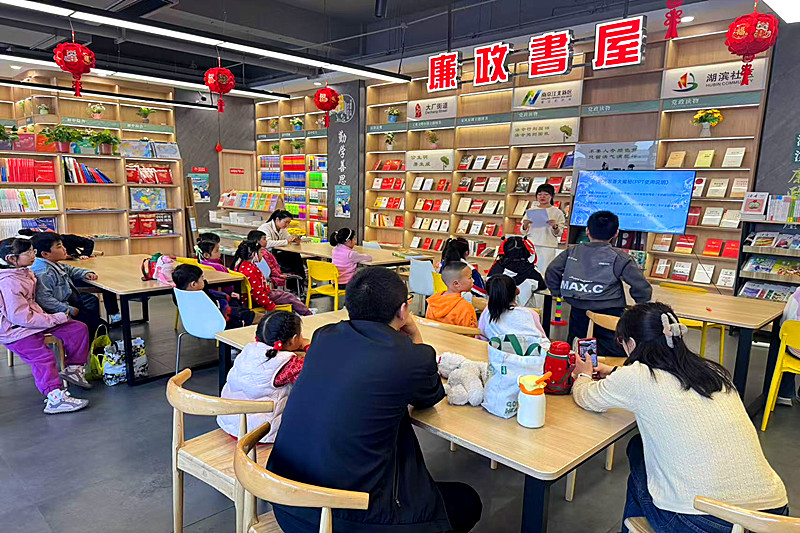 1743118031297878.jpg 开展“哪吒归来,封神再起”绘本阅读活动(1).jpg