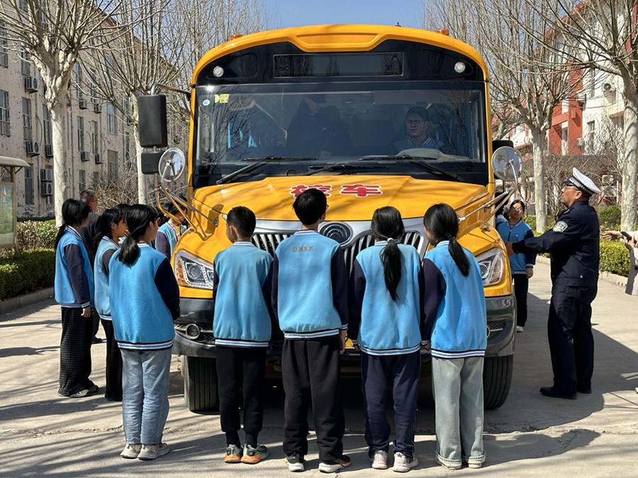 3.26 刘新亮  东夏学校 2.jpg