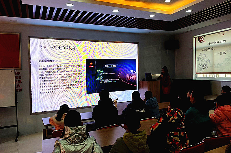 1743343614223409.jpg 江苏省南京市秦淮区瑞金路街道标营社区关工委开展“太空探索 筑梦航天”手工制作科普活动(2).jpg