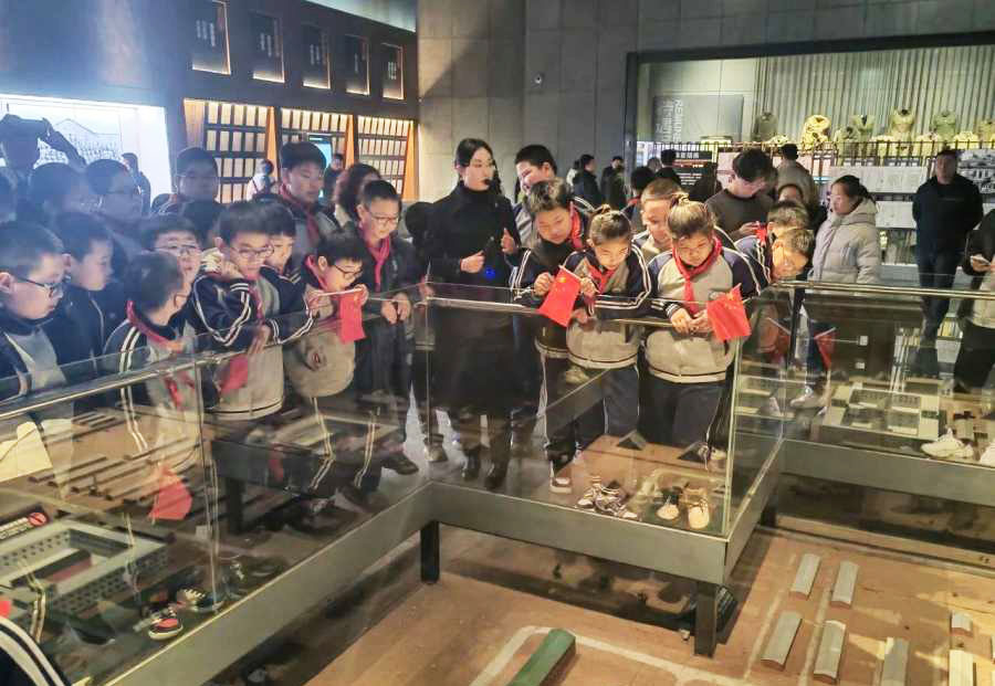 1743560515263030.jpg 泰山小学003.jpg