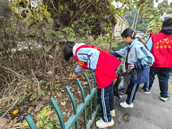 1743594194783940.png 3月10日,柳南区柳南街道菜园屯社区关工小组开展“学雷锋精神,做时代好少年”学雷锋月活动暨志愿服务活动1(蒋丹娜).png