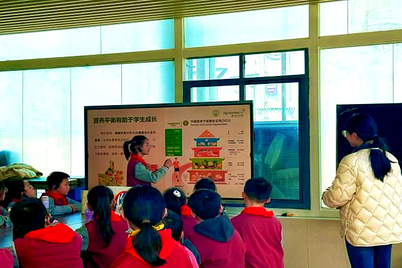1743639055271809.jpg 江苏省南京市栖霞区丁家庄小学五(4)中队开展“踏春学农,劳动润心”实践活动(4).jpg