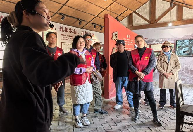 1743647858963588.png 同里镇开展老少携手挖春笋暨同辉工作室团建活动3.png