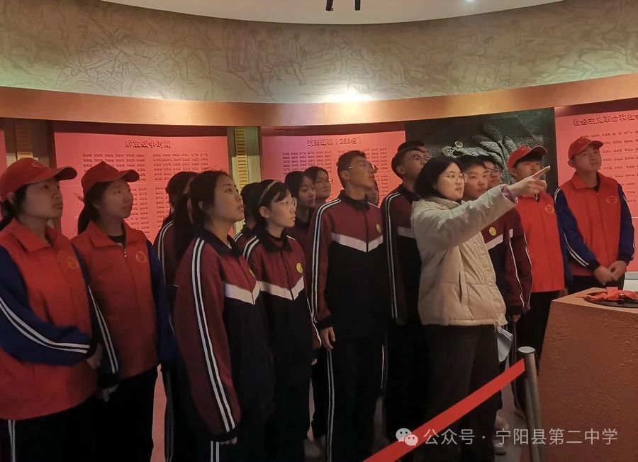 二中参观2.jpg