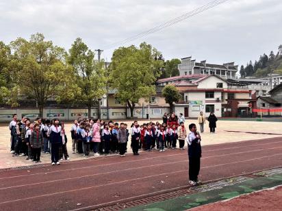 1743670721245540.jpg 罗依溪2.jpg
