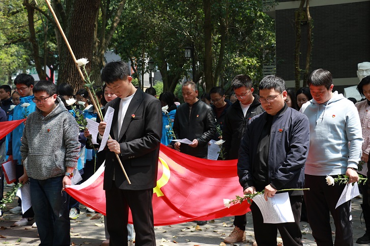 1743672702581589.jpg 二中清明1.JPG