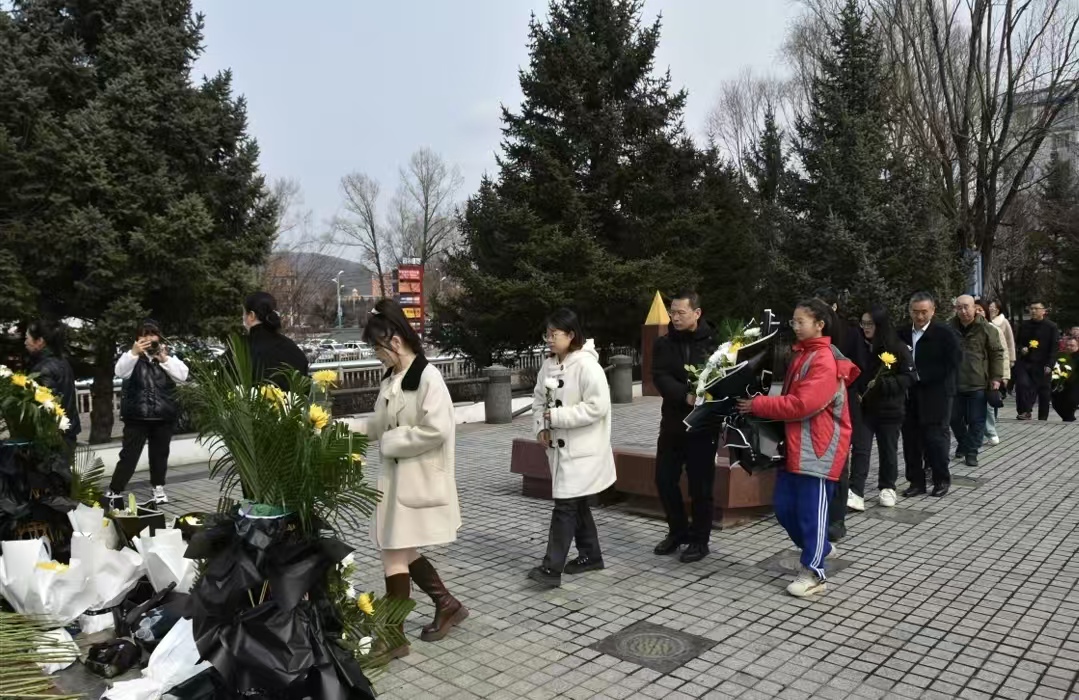 1743837633251143.jpg 三中清明节3.jpg