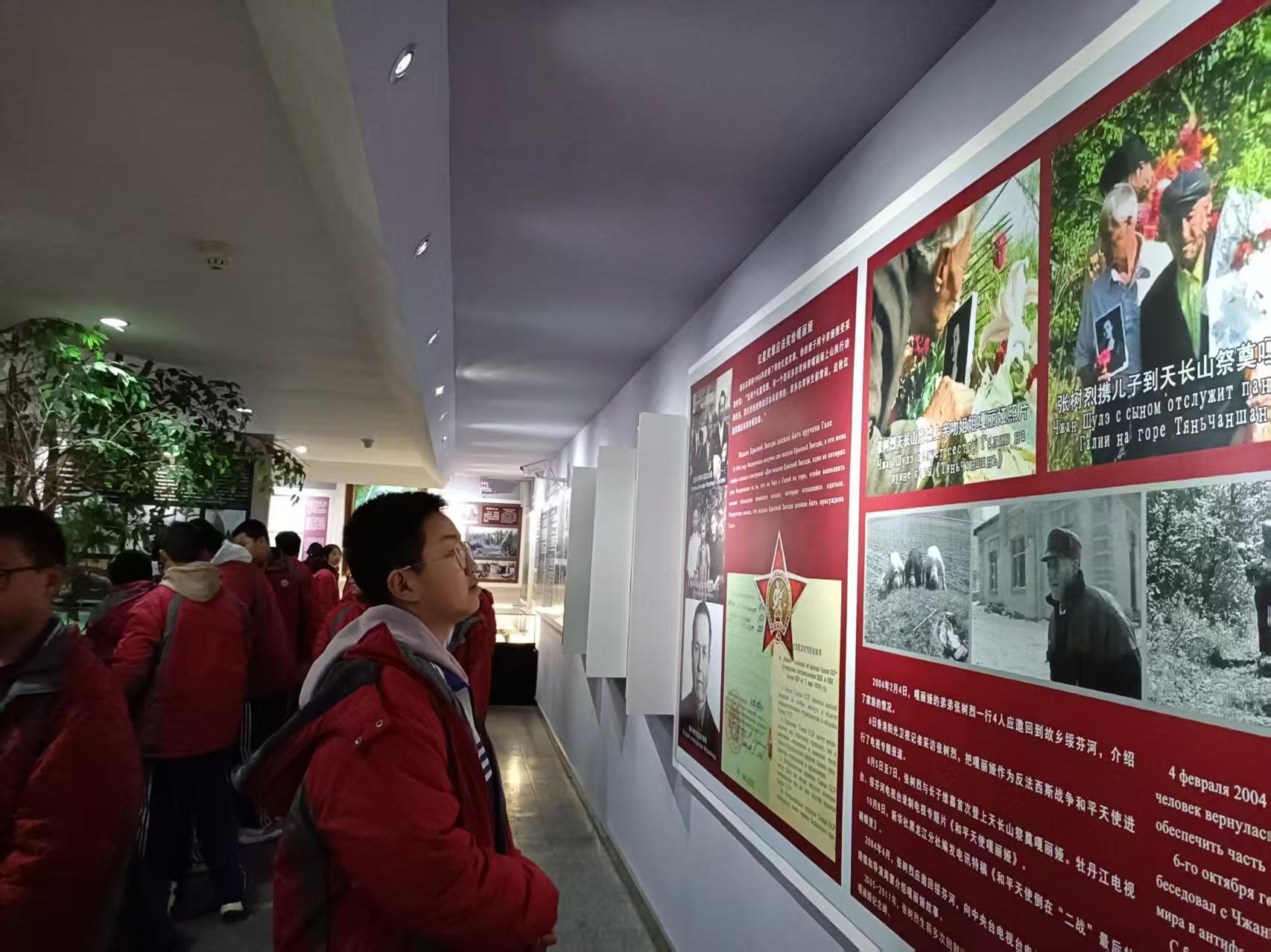 1743837706575101.jpg 三中清明节6.jpg