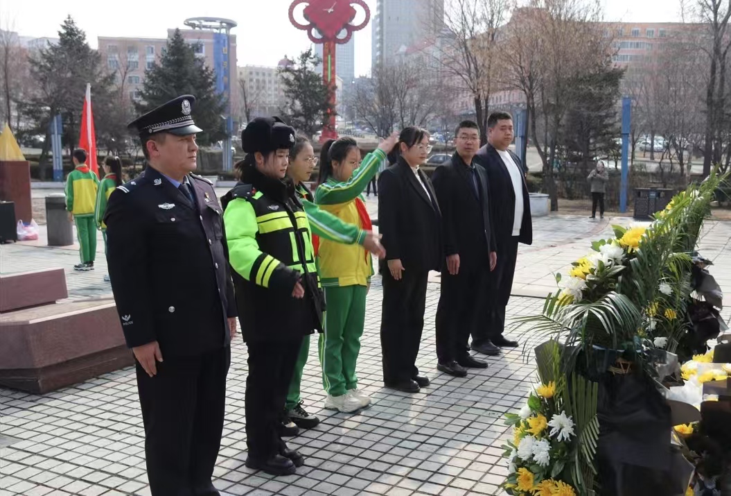 1743916280618644.jpg 四小清明节2.jpg
