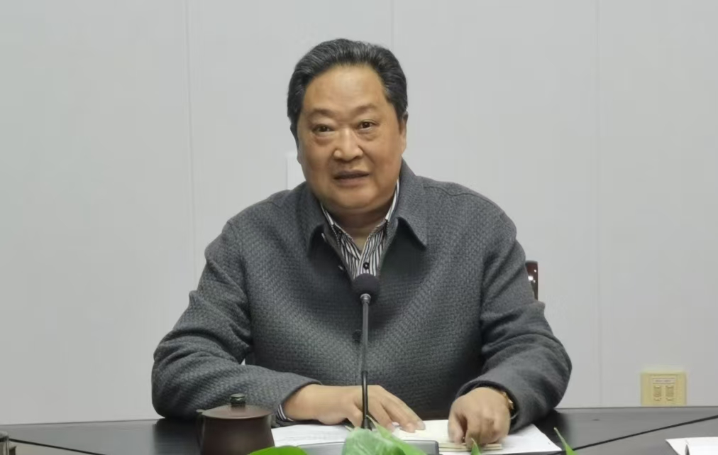 区关工委会议刘振东.jpg