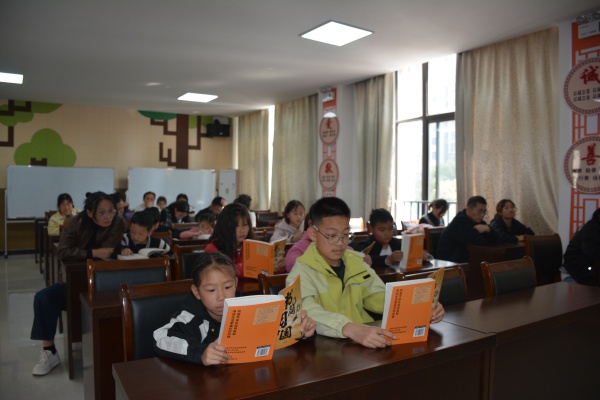 1743993551805196.jpg 封面上传.jpg