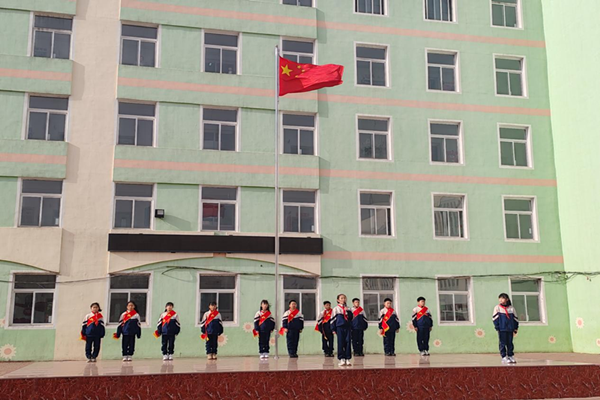 1743994064126627.png 2025.03.31 太阳升小学操场 国家安全主题升旗仪式_副本.png