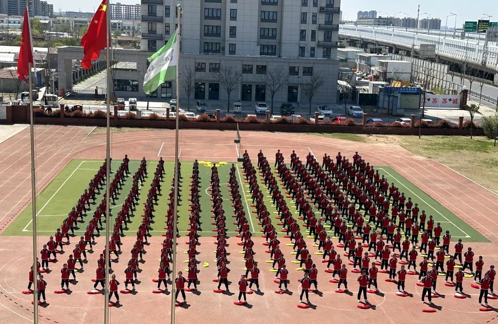 1744077865575091.jpg 35df92c575d844ab63d9edebe1130cc.jpg