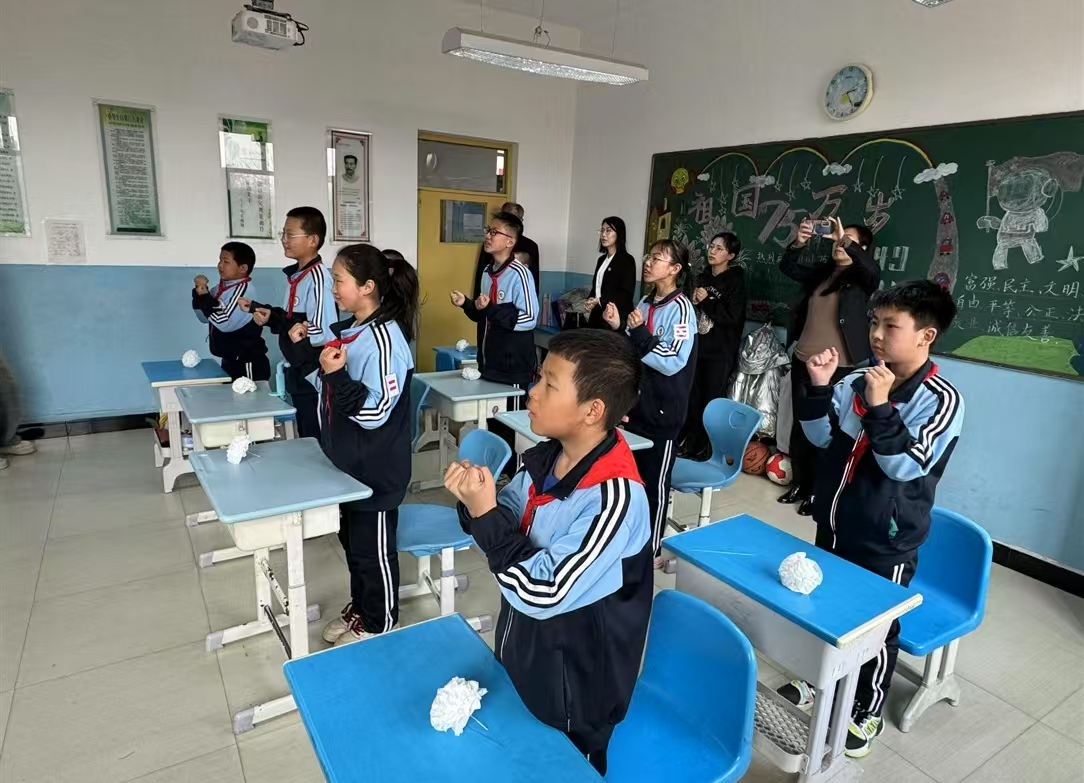 1744092913634212.jpg 谷盈社区清明节333.jpg