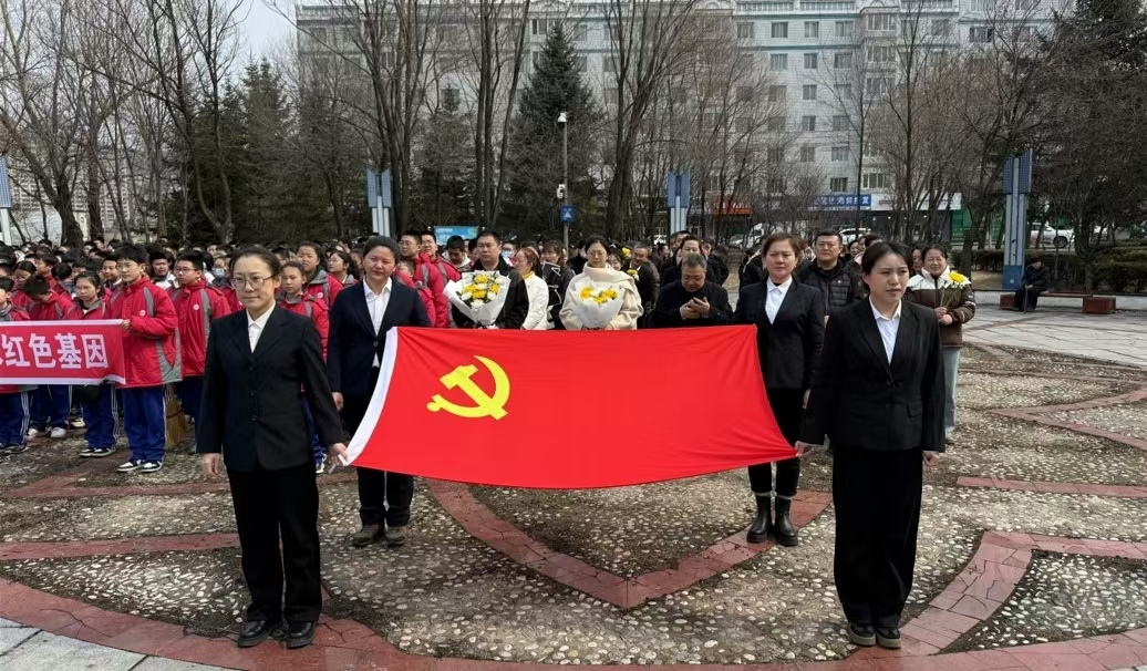 1744093706464709.jpg 山城社区清明节2.jpg