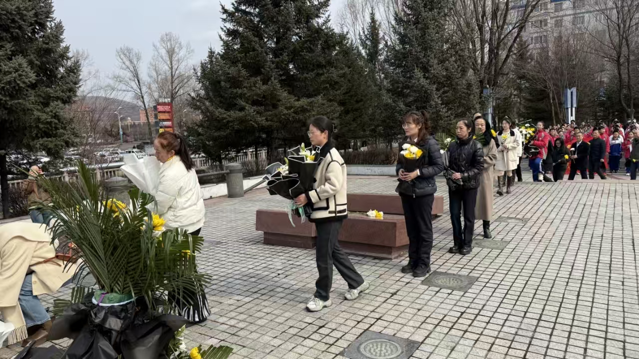1744093719575157.jpg 山城社区清明节3.jpg