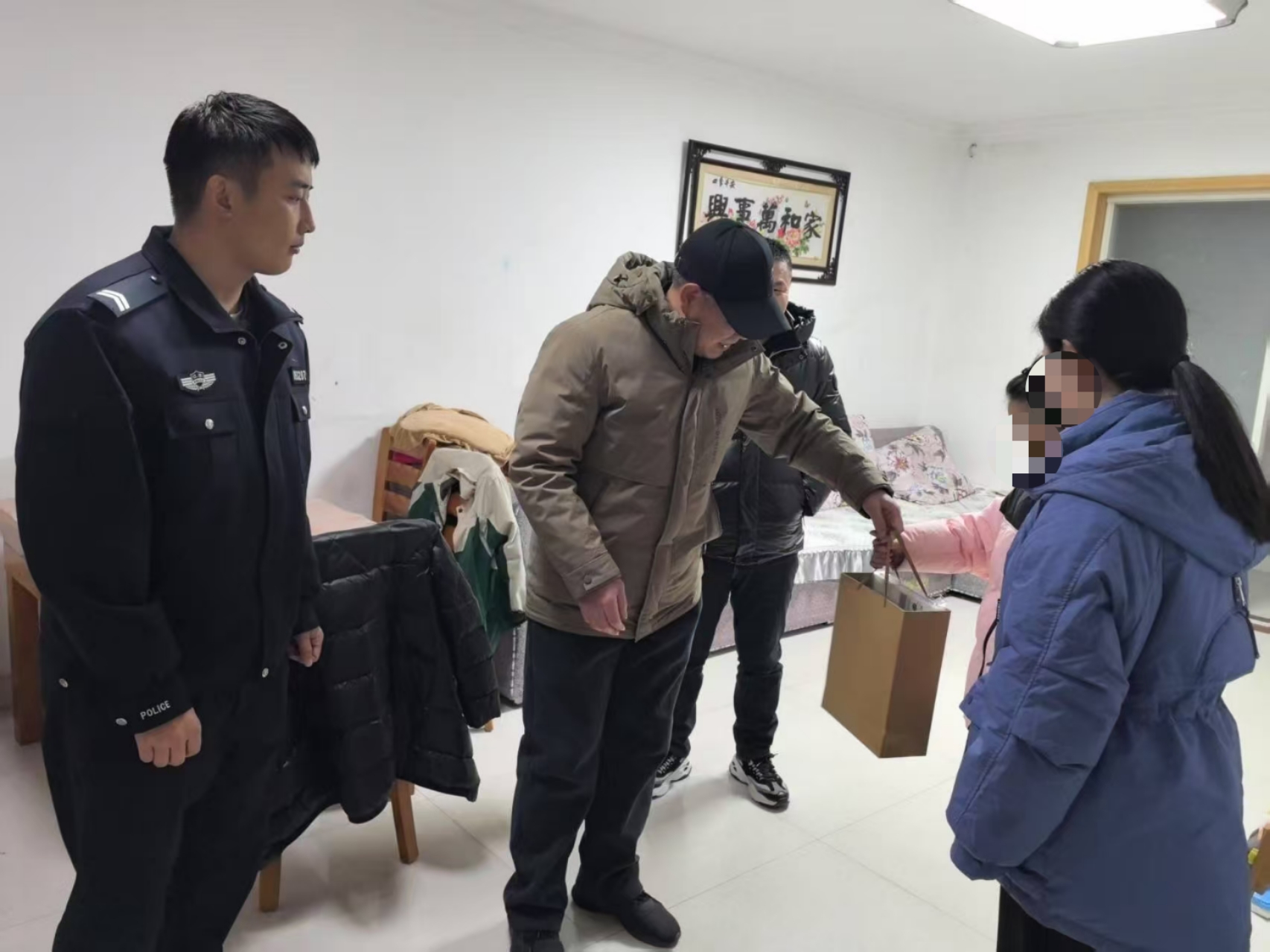 1744334636301470.jpg 公安局帮助失管青少年.jpg