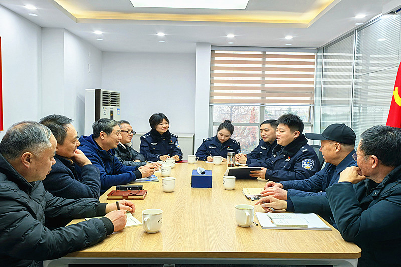 江苏省南京市雨花台区公安分局关工委到雨花经济开发区派出所关工站调研指导工作.jpg