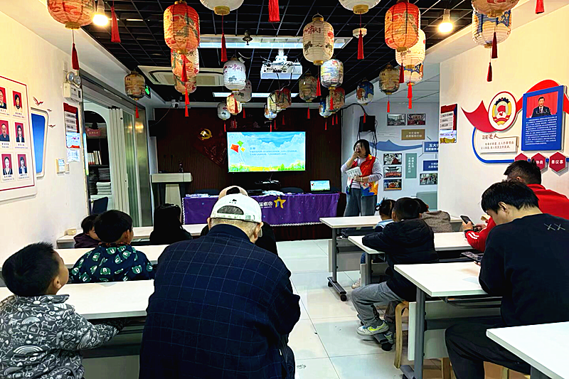 江苏省南京市鼓楼区下关街道世茂滨江社区关工委开展“春日‘筝’好，童趣飞扬”亲子手绘风筝活动(1).png
