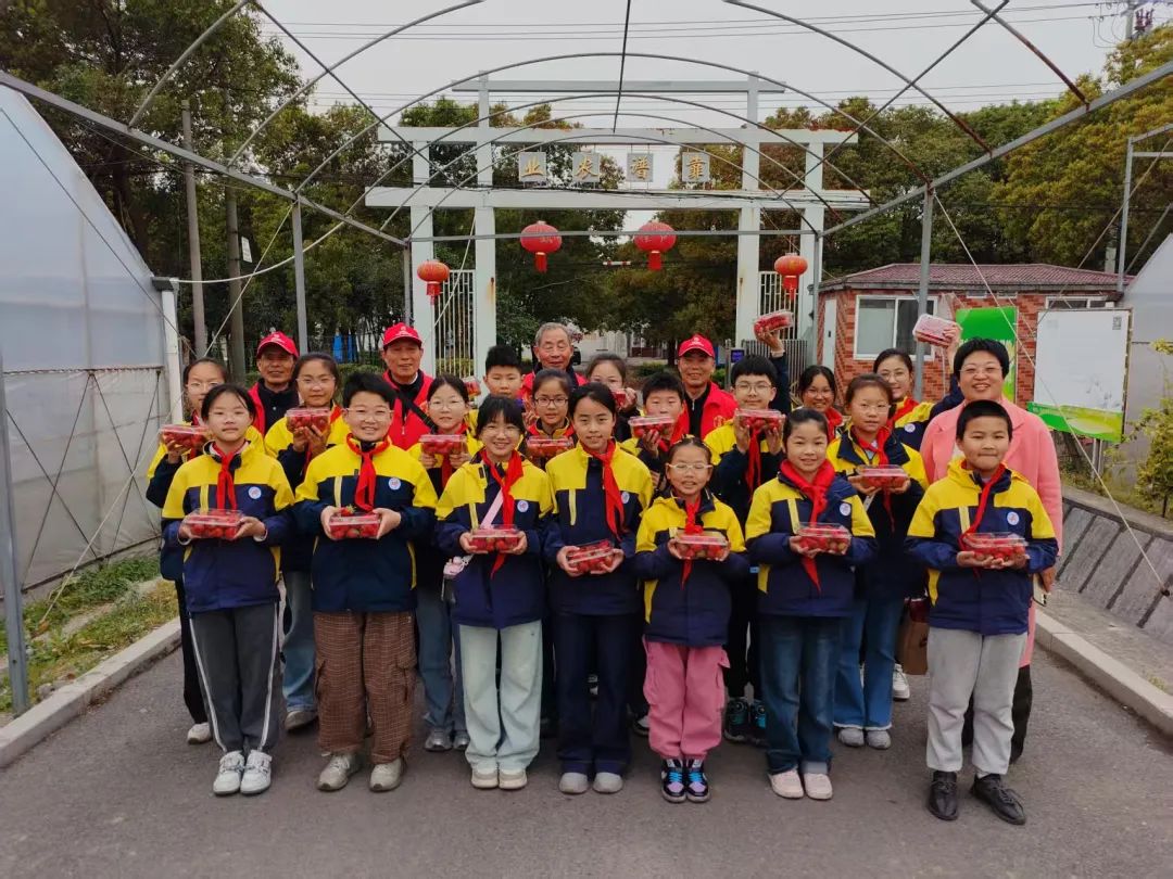 贯庄小学劳动4.jpg