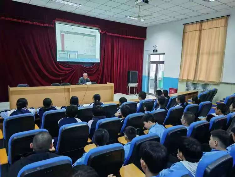黑龙江省大庆市第四十七中学关工委开展“亲子共读&nbsp;&nbsp;营造书香校园”为主题的读书活动启动仪式 (2).jpg