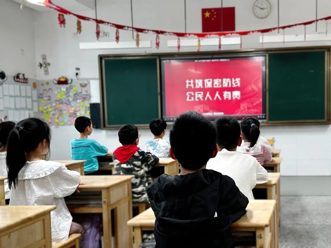 1744784005790887.jpg 实小安全1.jpg