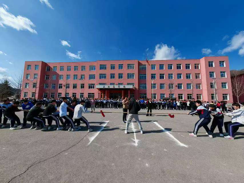 1744790982232117.jpg 大西岔校抜河1.jpg