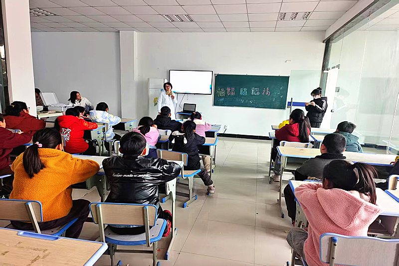 江苏省南京市六合区马鞍中心社区关工委开展“小牙医，大梦想”亲子体验活动(1)_.png