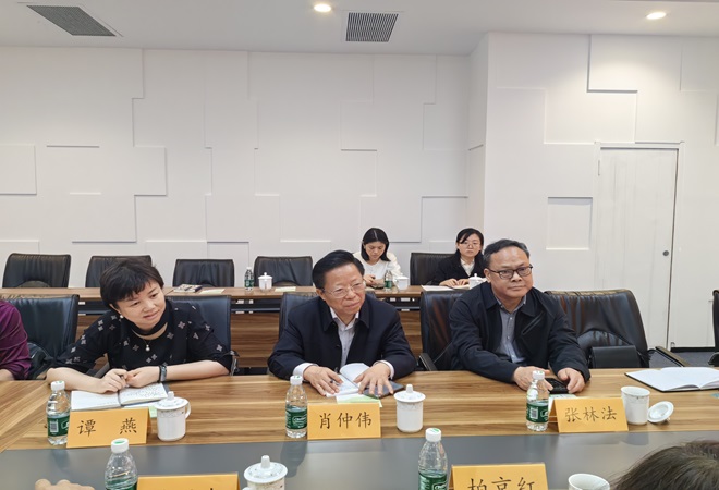 苏州市关工委考察调研吴江“两站”建设2--.jpg