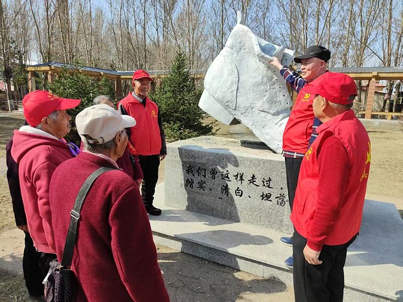 原图看雕像_副本.jpg