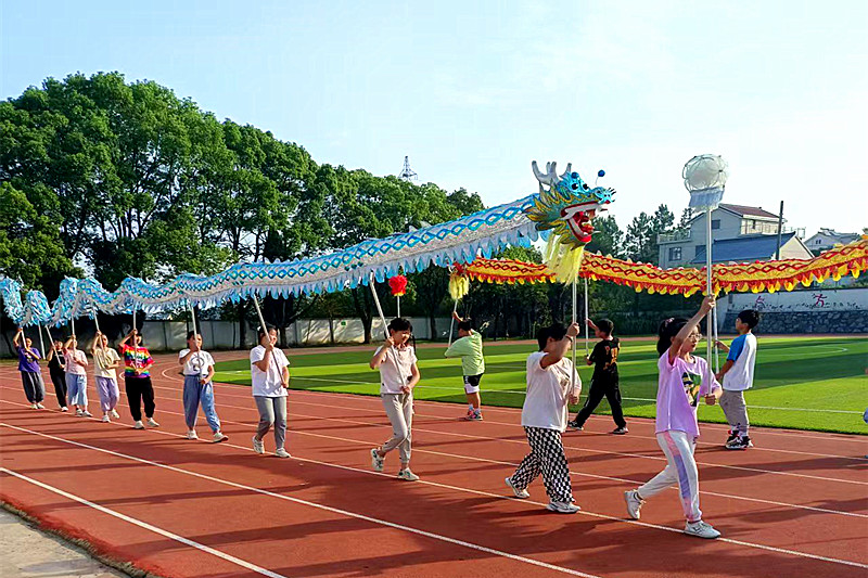 1745203875877057.jpg 江苏省南京市高淳区固城街道关工委让学生感受传统文化(2).jpg
