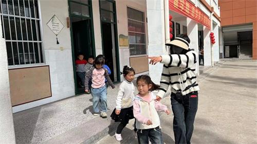 16348d6bcd97aac1a492a2f0a73da952_看图王.jpg