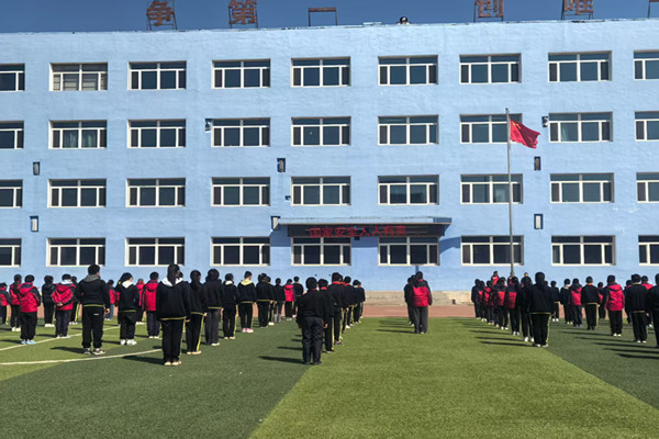 1745808047506632.jpg 升旗仪式_副本.jpg
