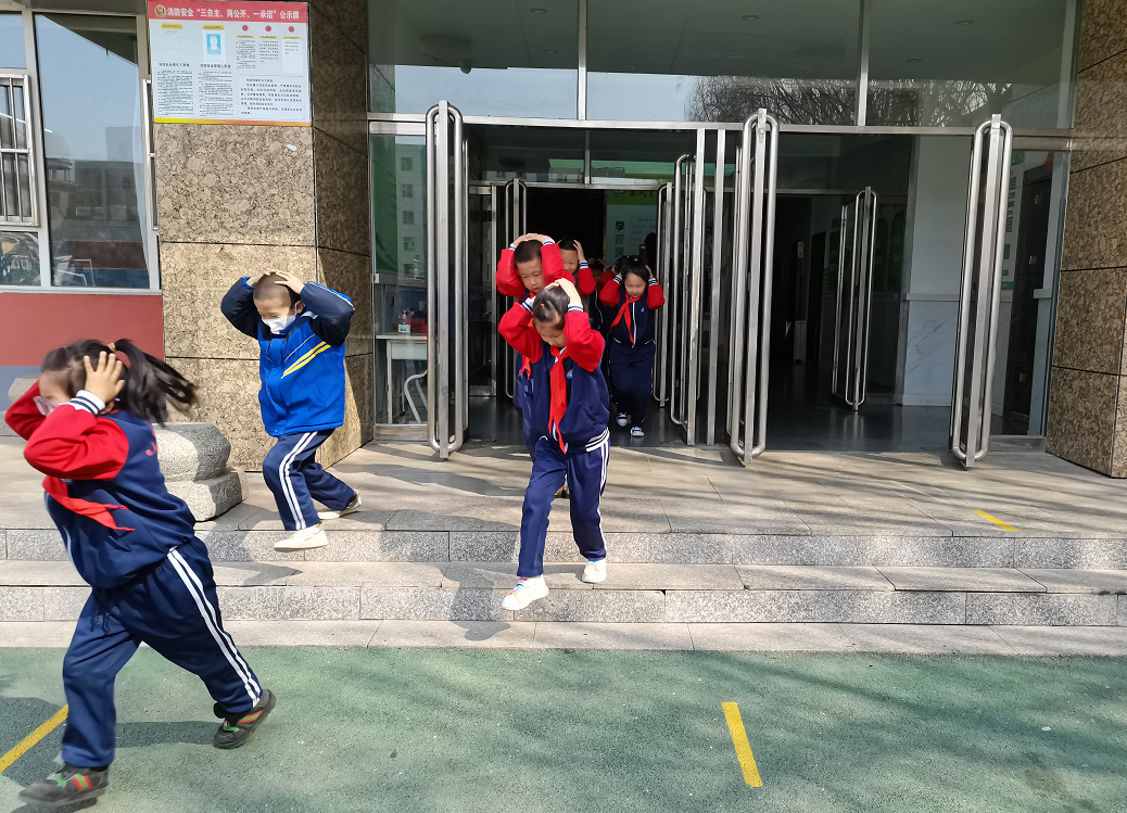 1745892327161837.png 一小1.png