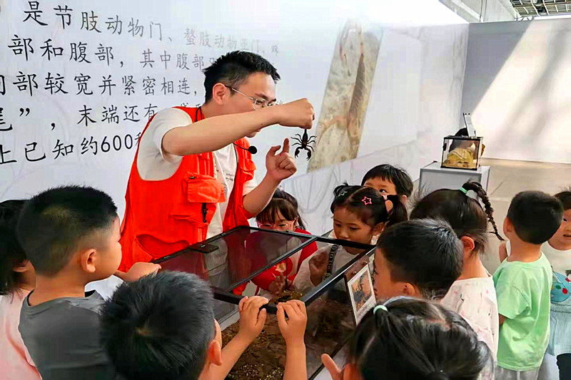 1746867413481036.jpg 江苏省南京市玄武区锁金村街道锁三社区开“展探索自然奥秘,聆听生命音符”科普活动(3).jpg