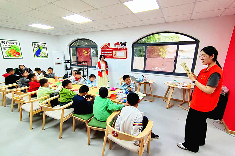 1747006594163388.jpg 江苏省南京市玄武区孝陵卫街道小卫街社区关工委开展少儿读书活动(1).jpg