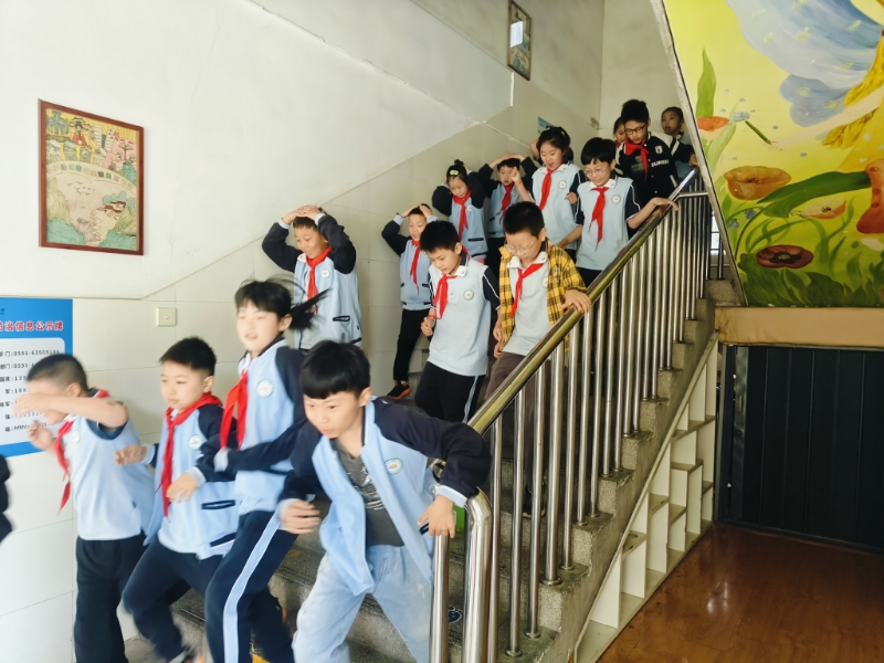 564d4ddcc8a49297e2583a41db4bade.jpg