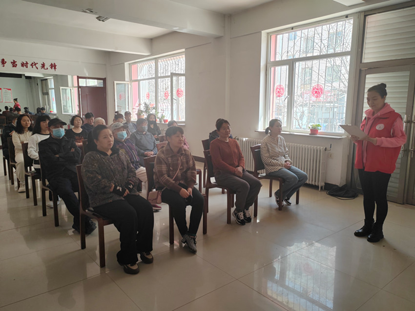 1747103416447040.jpg 元宝山区西城街道如意东社区关工委开展党的二十届三中全会精神传达活动照片2_副本.jpg