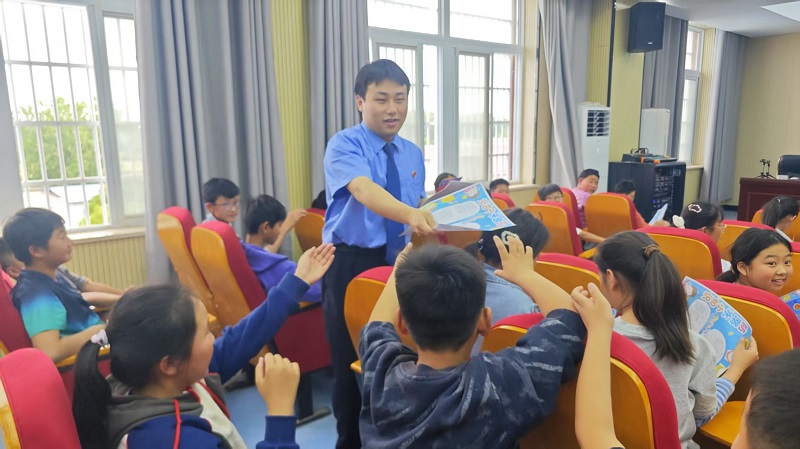 1747185140177379.jpg 检察院防溺水2.jpg