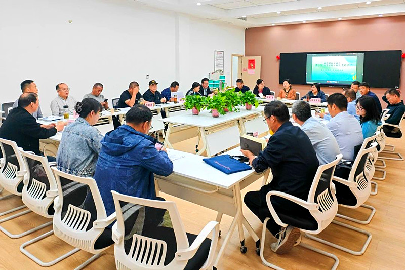 1747283630660760.jpg 江苏省南京市溧水区关工委、教育局召开校外教育辅导中心站工作例会(1).jpg