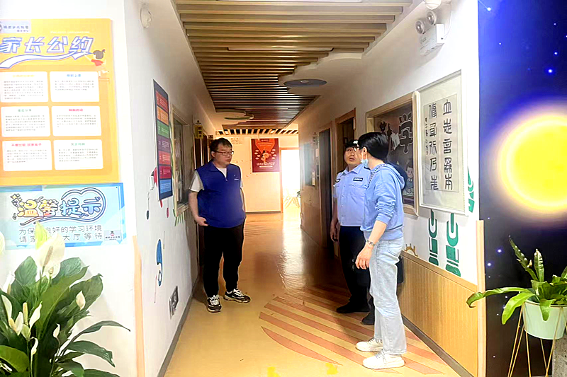 1747483018975024.png 江苏省南京市溧水区永阳街道中山路社区关工委联合开展安全检查(2).png